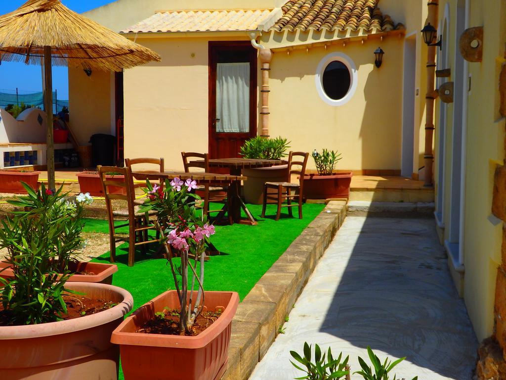 Baglio Cofano Rooms & Relax Кустоначи Екстериор снимка